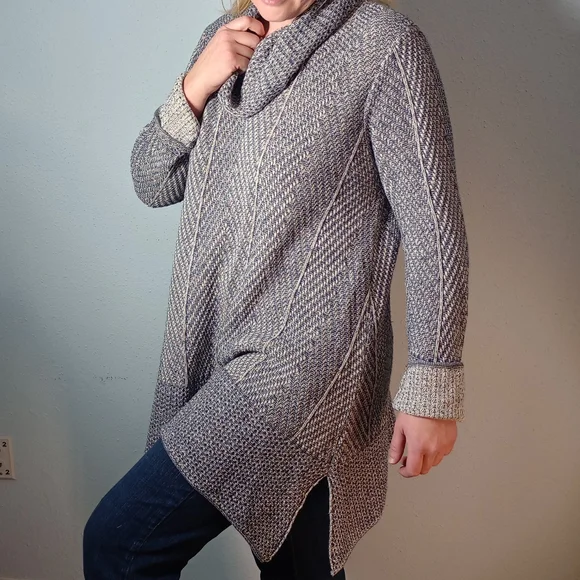 The Second Most Perfect Sweater I've Ever Seen - Picture 1 of 7